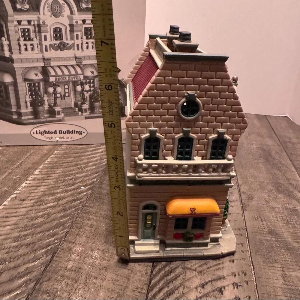 Lemax Regis Hotel Village Collection Lighted Building Club‎ Limited Edition READ